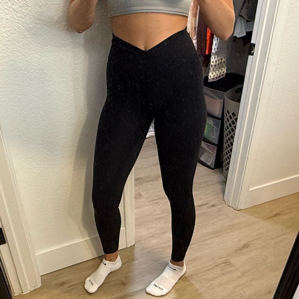Aerie Black Cross Over High-Waisted Leggings with Pockets